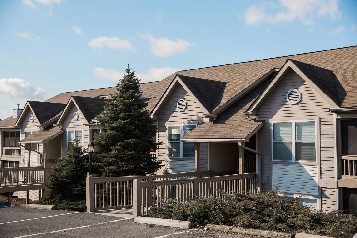 Chateau South - Village at White Hall